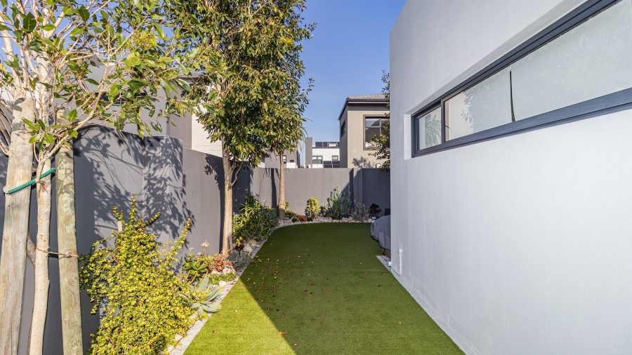 To Let 4 Bedroom Property for Rent in Sagewood Western Cape